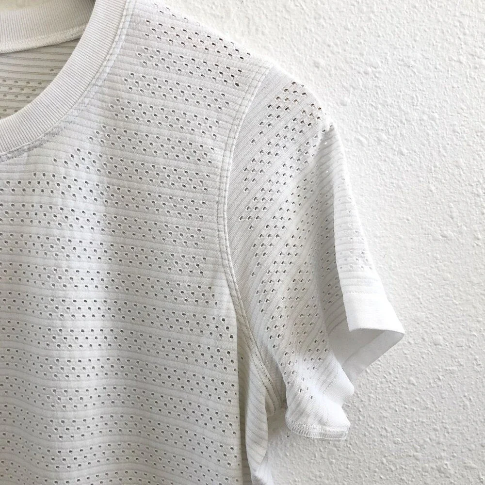 LULULEMON Swiftly Breathe Short Sleeve No Size Tag Check Measurements